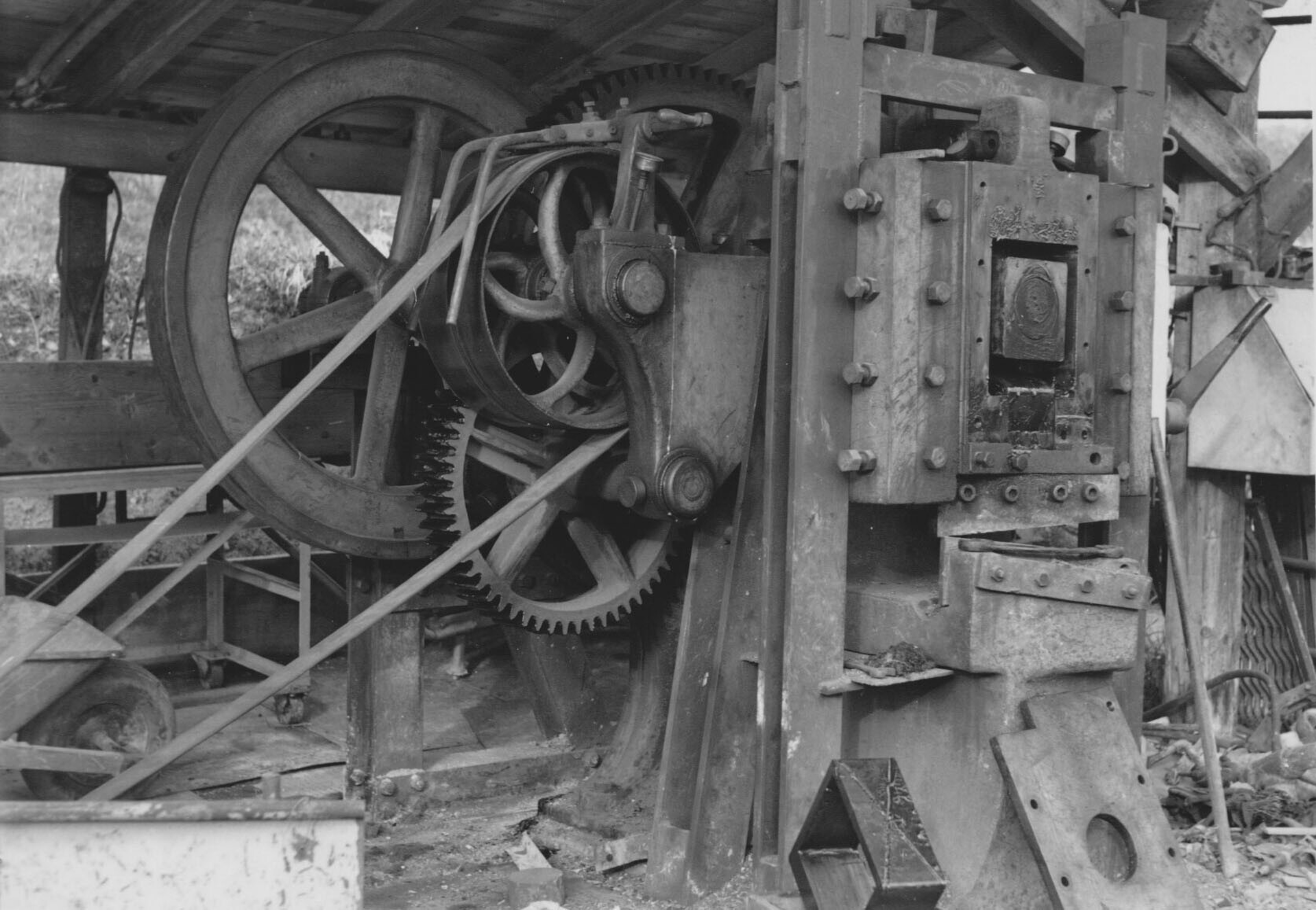 00 Rennovation Eisenschere 1958